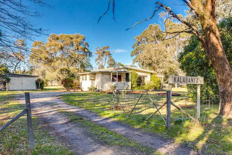 821 Bacchus Marsh Road, Bullengarook VIC 3437