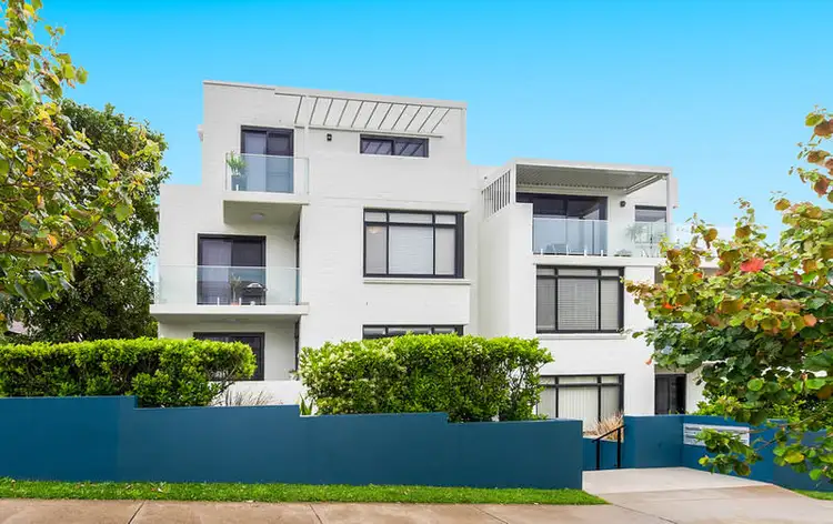 Main view of Homely unit listing, 2/9-11 Beaumond Avenue, Maroubra NSW 2035