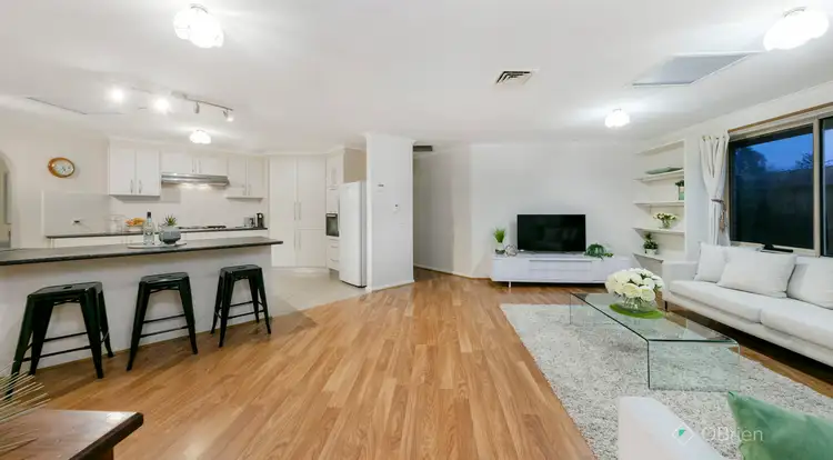 Fifth view of Homely house listing, 10 Fisher Close, Berwick VIC 3806