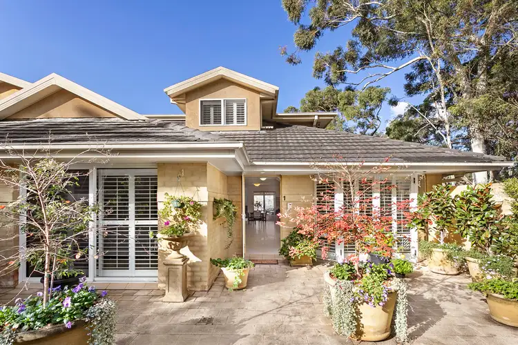 1/4 Woodcliff Parade, Lugarno NSW 2210