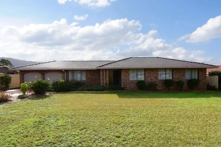 18 Woorin Close, Bomaderry NSW 2541