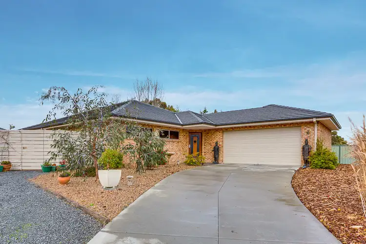 10 Sunline Court, Ballan VIC 3342