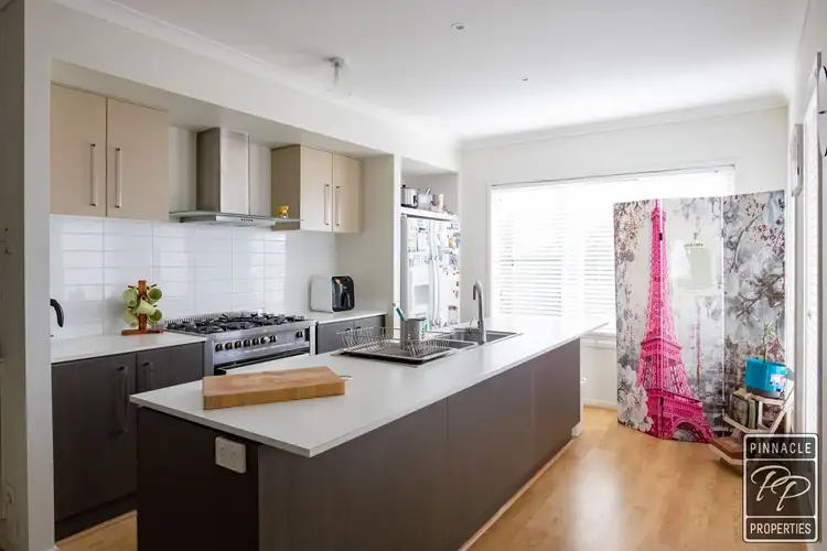 28 Park Edge Drive, Springfield Lakes QLD 4300