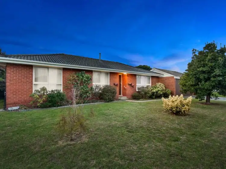 3 Laraine Court, Bonbeach VIC 3196