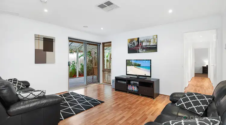 Second view of Homely house listing, 5 Alma Court, Endeavour Hills VIC 3802