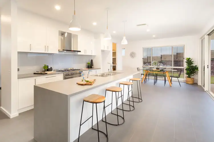 Second view of Homely house listing, 21 Kite Place, Wodonga VIC 3690