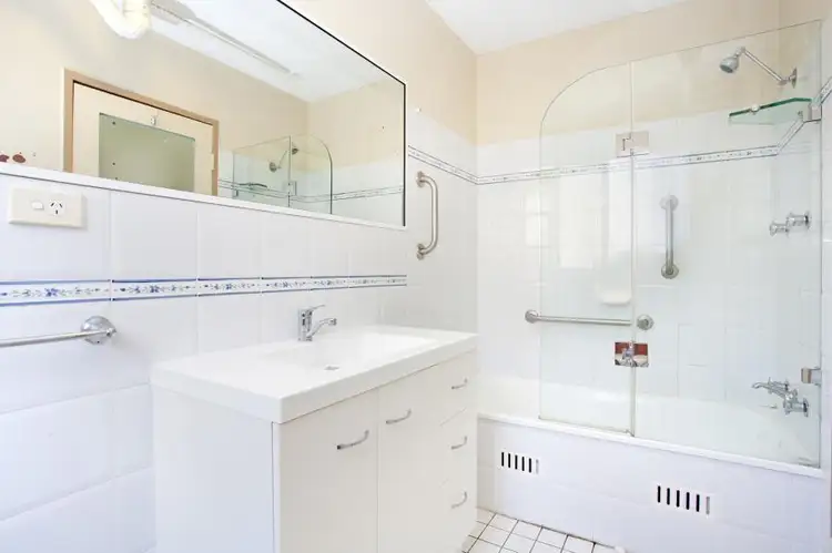 Fourth view of Homely unit listing, 1/48 Trinculo Place, Queanbeyan NSW 2620