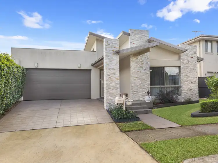 8 Woolls Crescent, Ropes Crossing NSW 2760