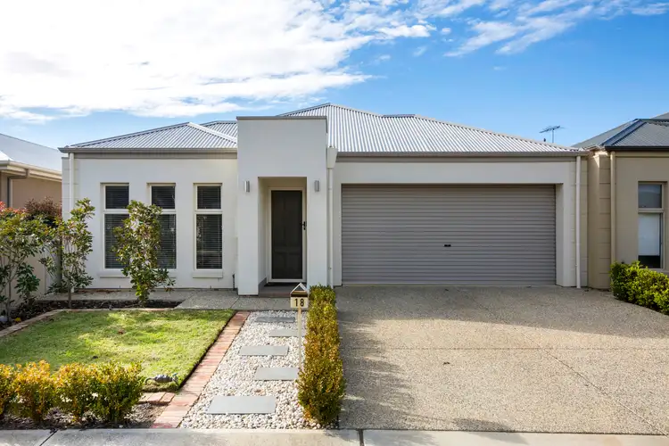 18 Parsons Grove, Park Holme SA 5043