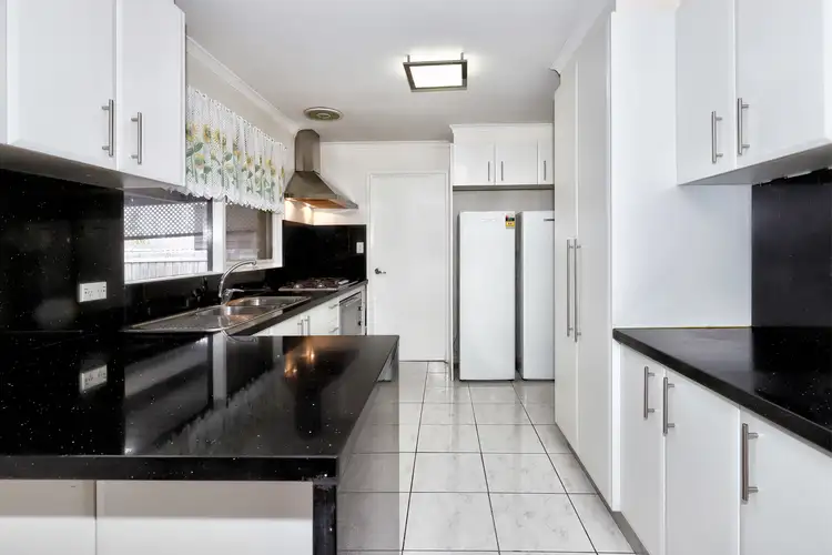 Fourth view of Homely house listing, 8 Whitehaven Court, Craigieburn VIC 3064