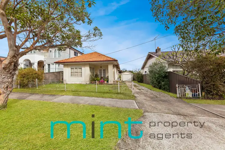 54 Seymour Parade, Belfield NSW 2191