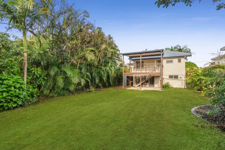 25 Walnut Street, Wynnum QLD 4178