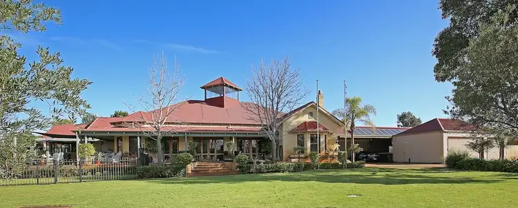 1 Country Road, Pinjarra WA 6208