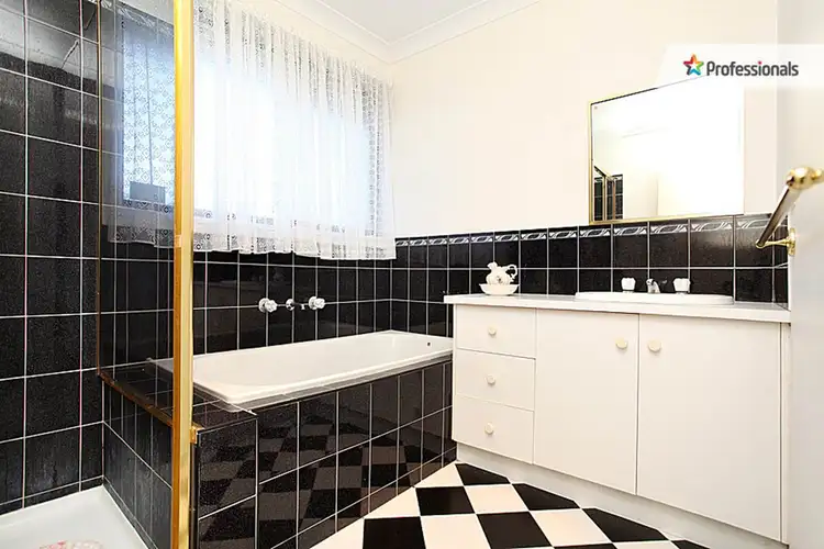 Sixth view of Homely house listing, 9 Potomac Close, Werribee VIC 3030