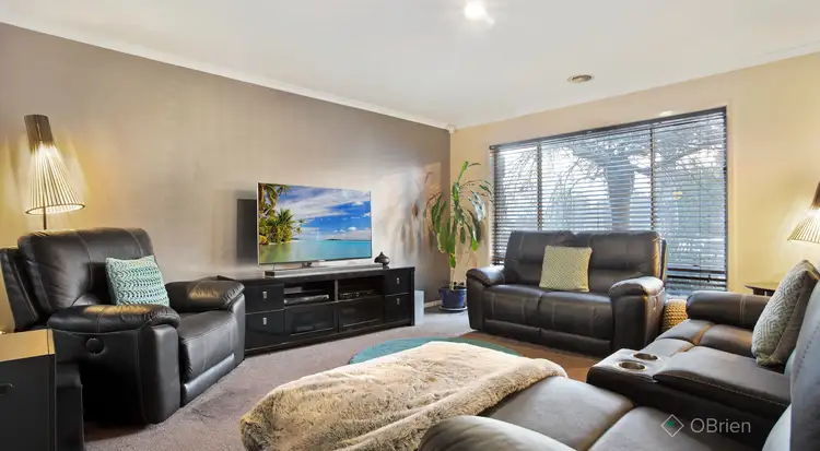 Fourth view of Homely house listing, 8 The Eyrie, Hampton Park VIC 3976