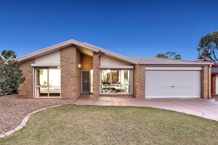 8 St Agnes Close, Craigieburn VIC 3064