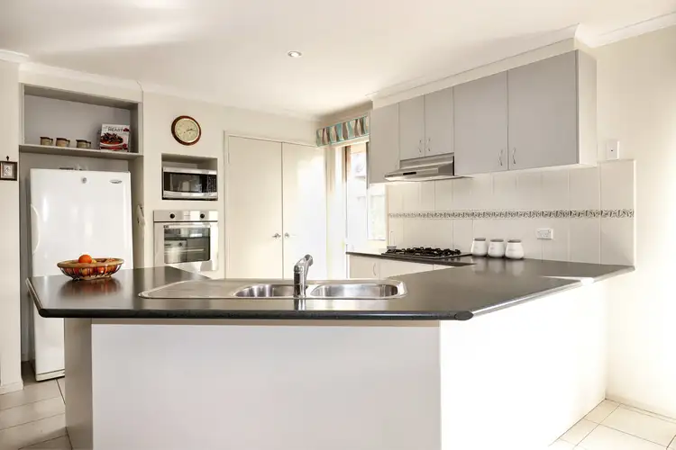 Second view of Homely house listing, 3 Orrong Place, Craigieburn VIC 3064