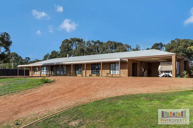 1 Damien Court, Maiden Gully VIC 3551