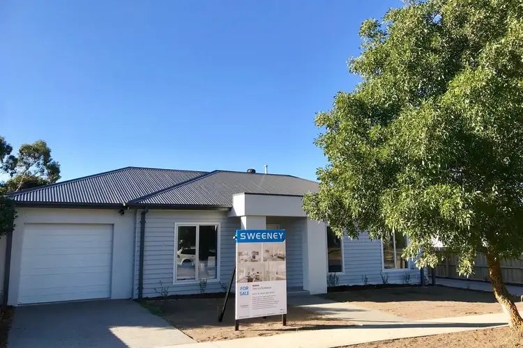 Main view of Homely unit listing, 2/72 Atkinson Street, Ballan VIC 3342