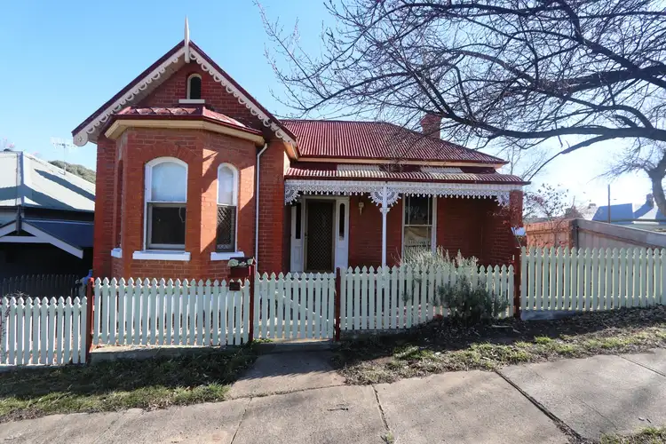 24 Victoria Parade, Goulburn NSW 2580