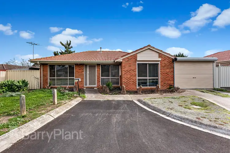 2/13 Mulwala Gardens, St Albans VIC 3021