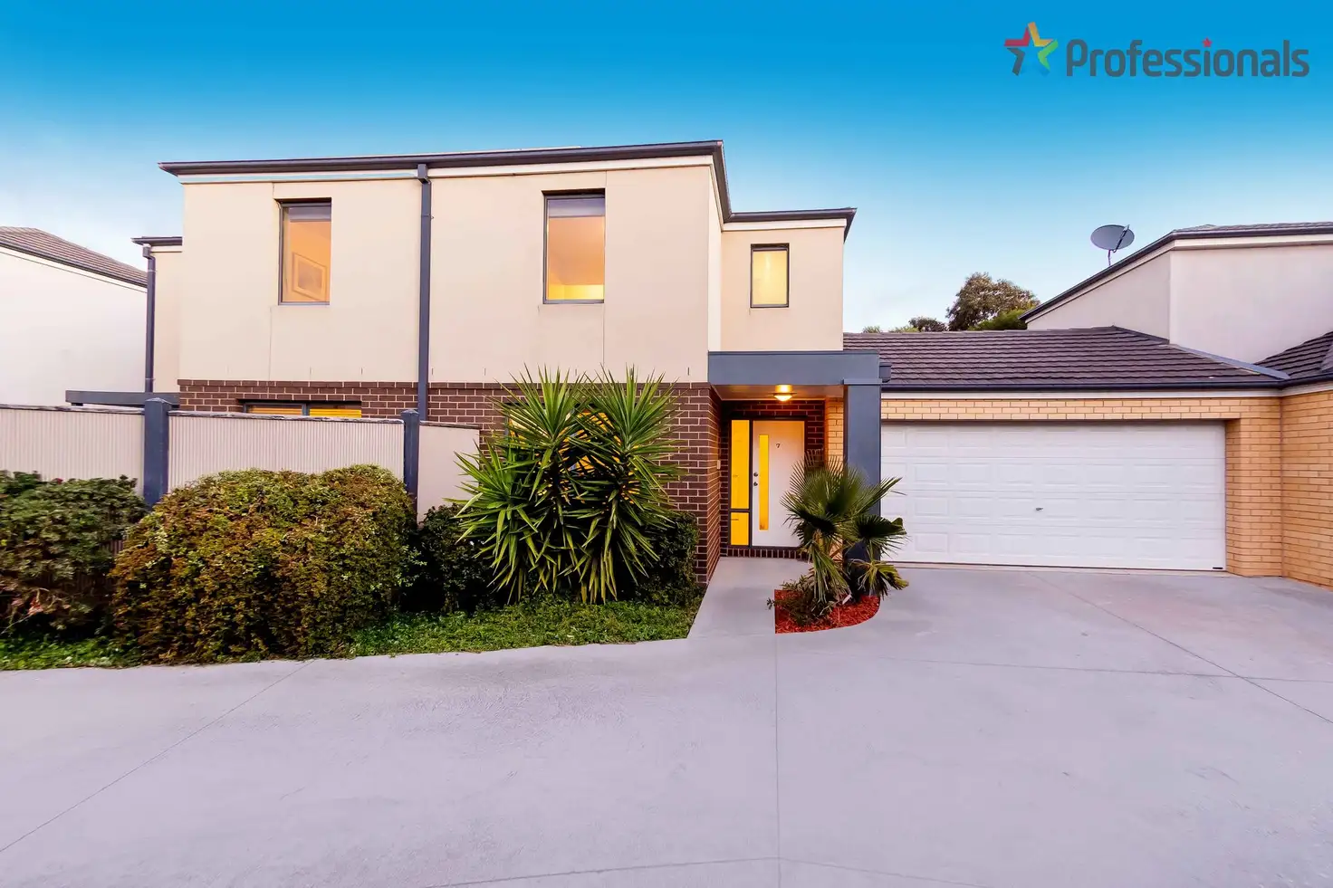 Main view of Homely townhouse listing, 7/8 Sherdley Green, Caroline Springs VIC 3023
