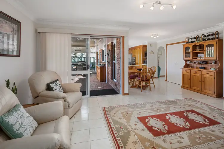 Sixth view of Homely house listing, 4 Stoddart Court, Carindale QLD 4152
