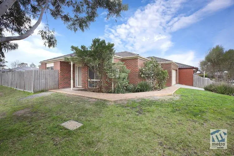 1 Sir Phillip Court, Pakenham VIC 3810