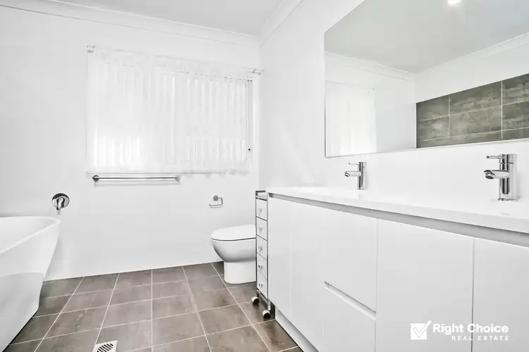Fifth view of Homely villa listing, 2/39 Addison Avenue, Lake Illawarra NSW 2528
