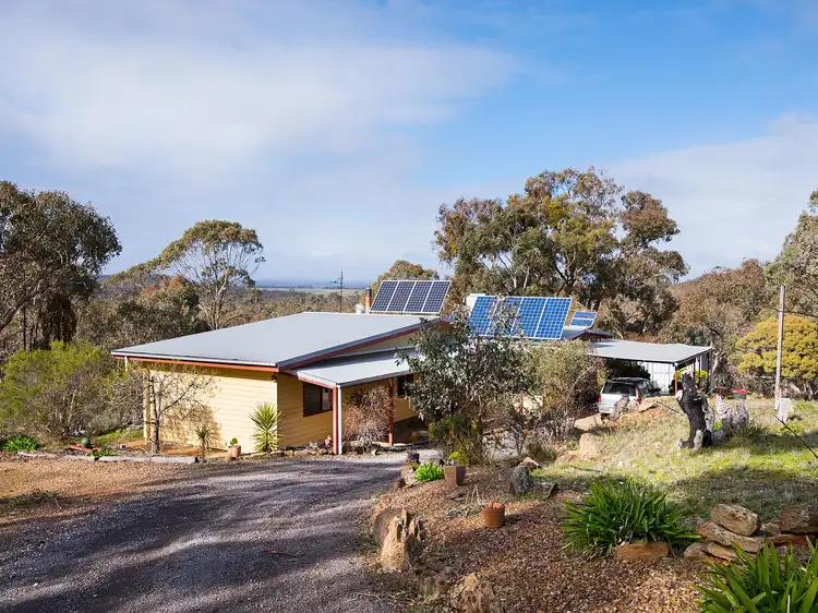 39 Cusacks Road, Green Gully VIC 3462