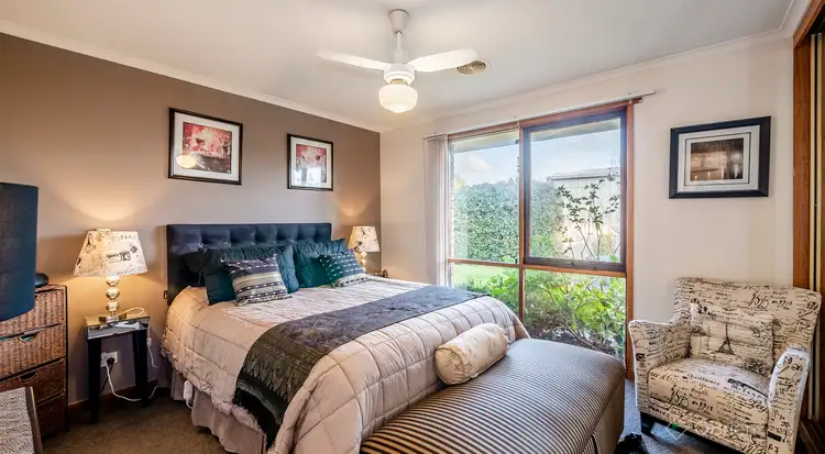 Fourth view of Homely house listing, 2 Jamie Close, Cranbourne VIC 3977