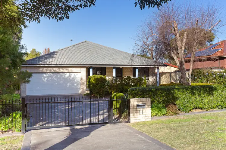 11 Crest Road, Wallsend NSW 2287