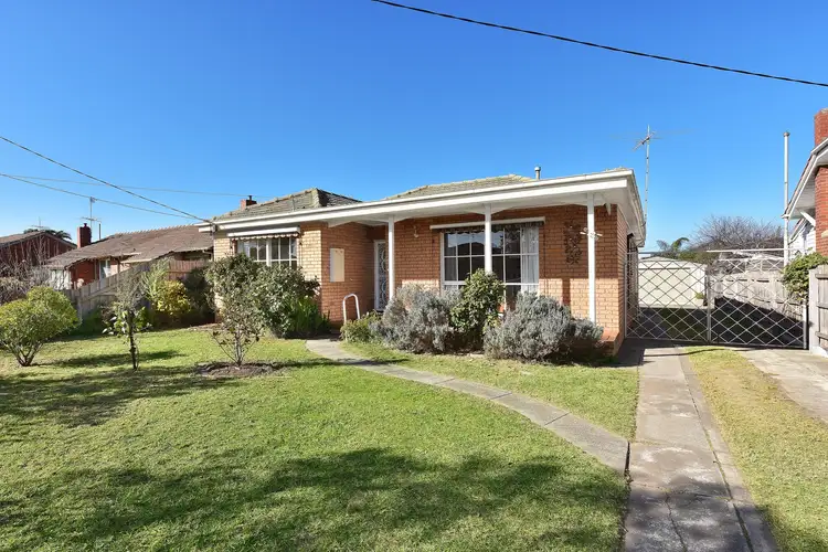 42 Marchant Avenue, Reservoir VIC 3073