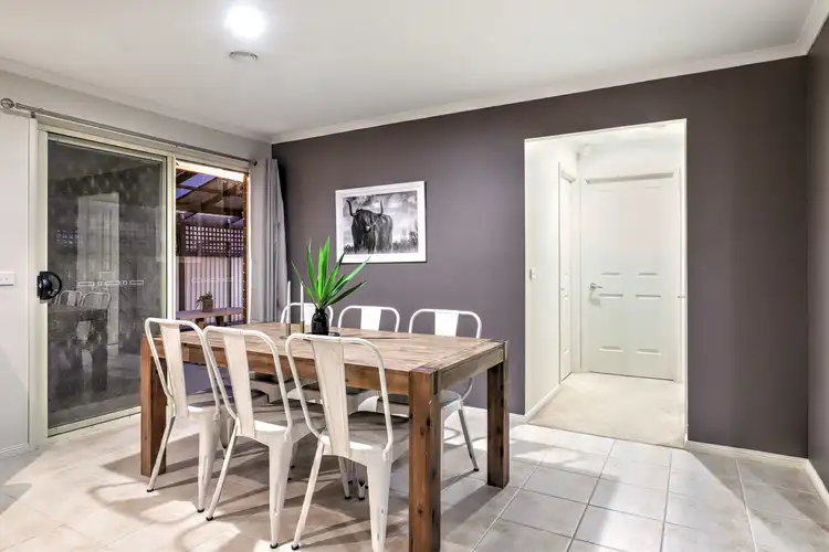 Fifth view of Homely house listing, 10 Bingin Place, Craigieburn VIC 3064