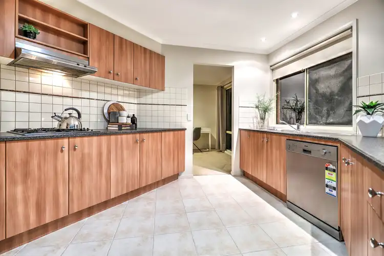 Sixth view of Homely house listing, 10 Bingin Place, Craigieburn VIC 3064