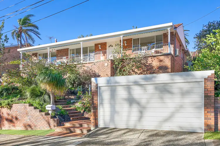 37 Lincoln Crescent, Bonnet Bay NSW 2226
