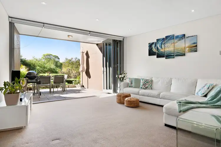39/2A Campbell Parade