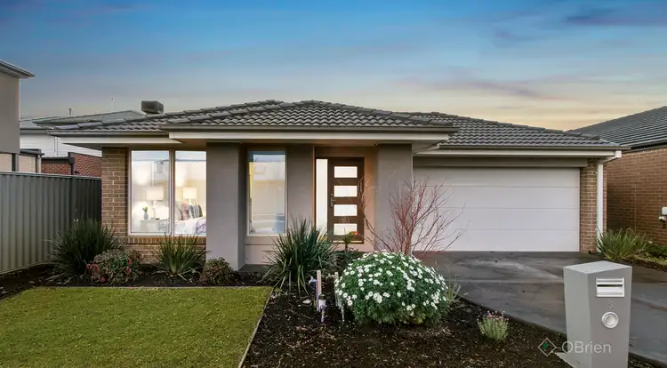 3 Scullin Street, Cranbourne East VIC 3977