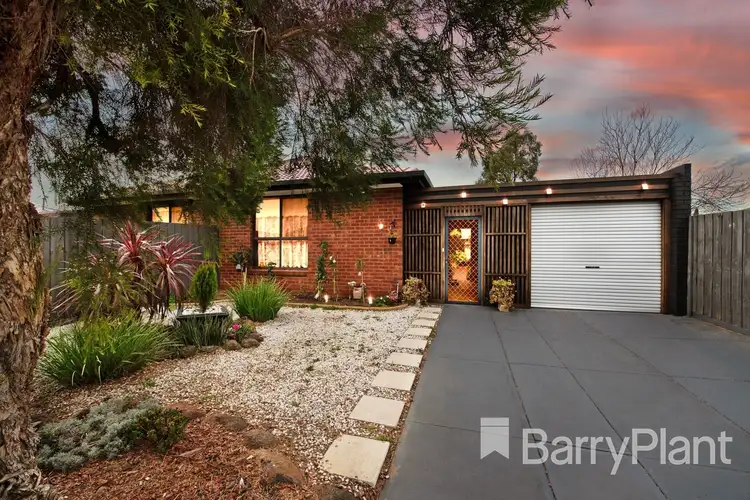 2/2 Yalonga Avenue, Werribee VIC 3030