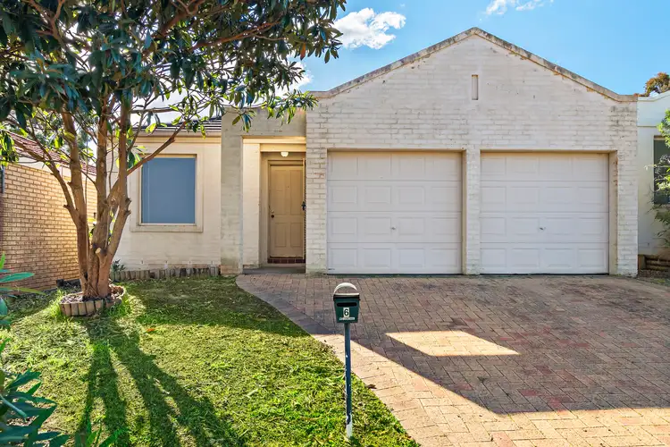 6 Lyndel Close, Quakers Hill NSW 2763