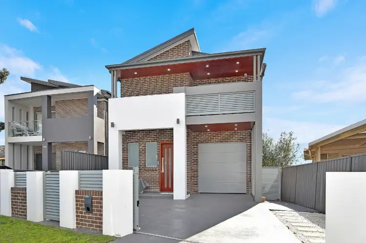 13b Edgecombe Avenue, Moorebank NSW 2170