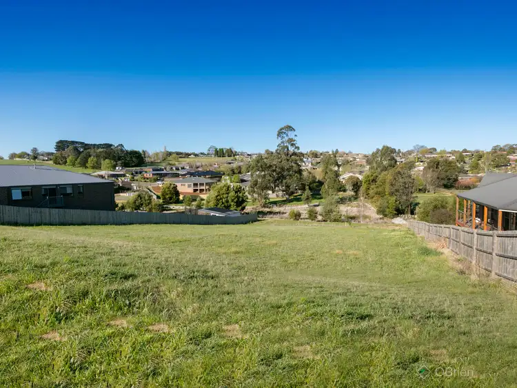 32 Myrtle Crescent, Warragul VIC 3820
