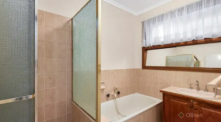 Sixth view of Homely house listing, 1 Montague Court, Endeavour Hills VIC 3802