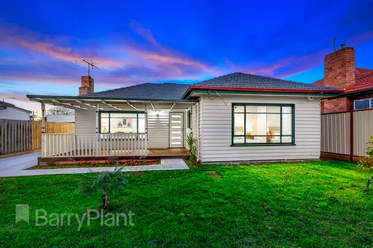 Main view of Homely unit listing, 1/42 Ivanhoe Avenue, St Albans VIC 3021