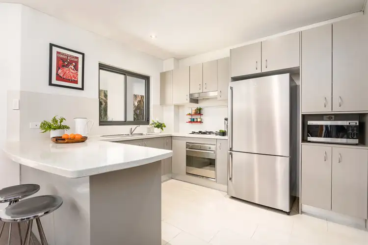 Third view of Homely apartment listing, 4/20-22 Kembla Street, Wollongong NSW 2500