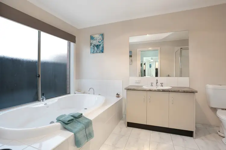 Fifth view of Homely house listing, 95 Manor Lakes Boulevard, Manor Lakes VIC 3024