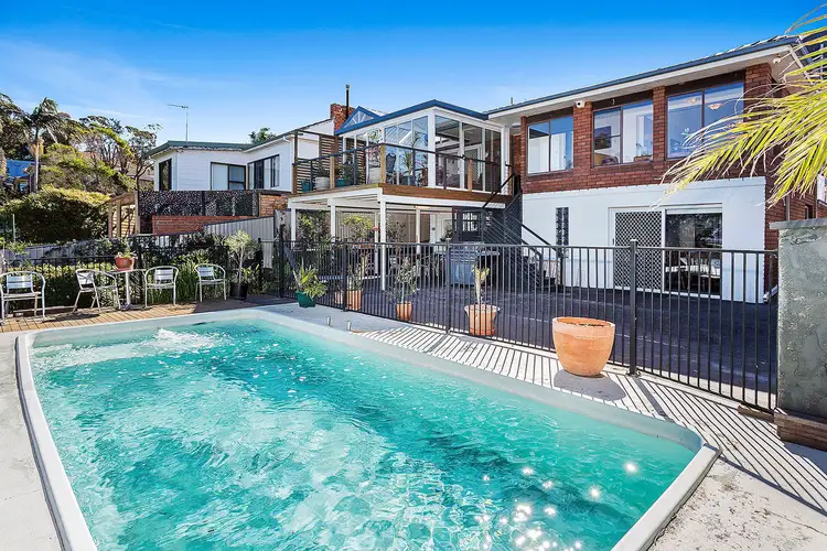 133 Northcliffe Drive, Lake Heights NSW 2502