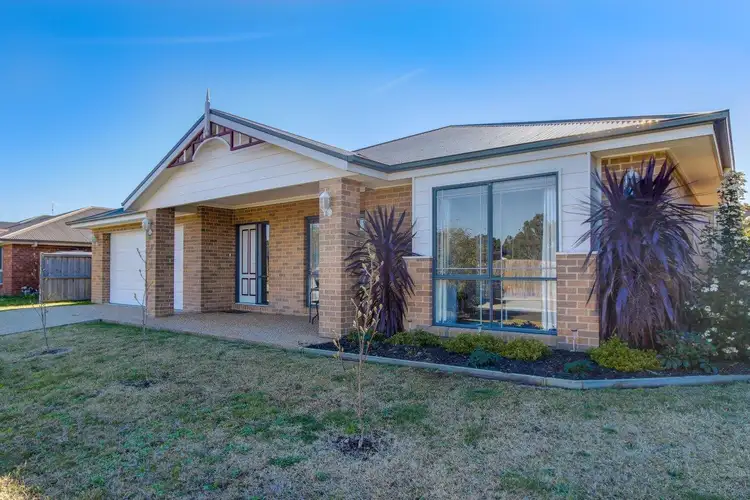 Second view of Homely house listing, 11 Cormorant Close, Bairnsdale VIC 3875