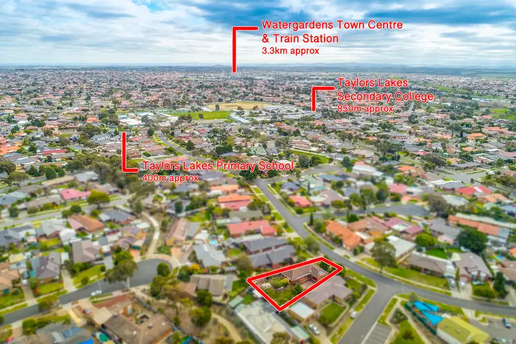 16 Cocoparra Crescent, Taylors Lakes VIC 3038