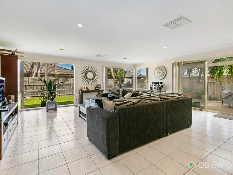 Second view of Homely house listing, 7 Mulga Place, Carrum Downs VIC 3201